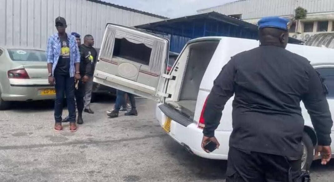 La dépouille d’Aaron Boupendza est arrivée à Libreville !