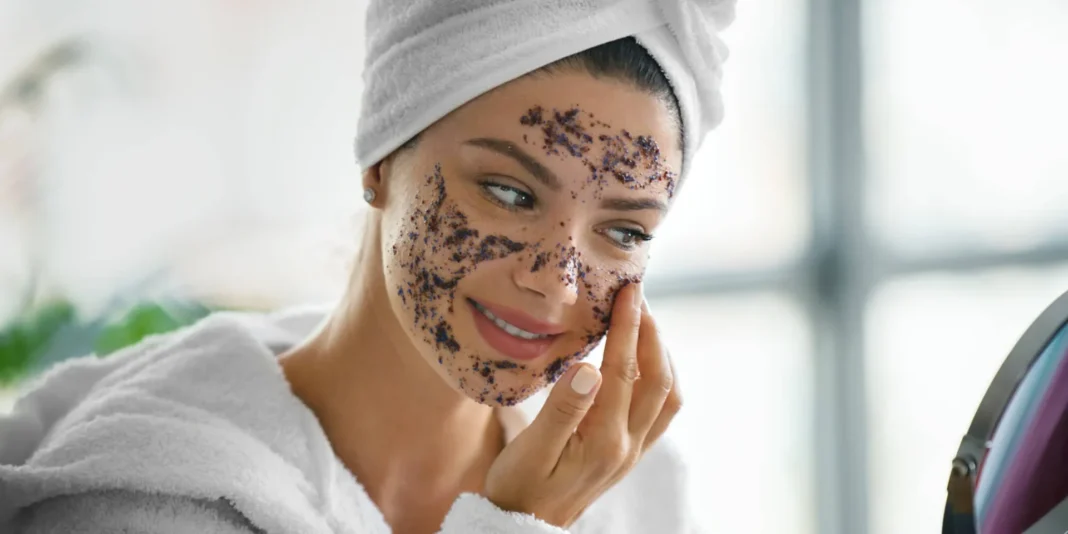 Gommage visage: Évitez ces erreurs pour une peau parfaite!