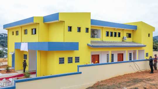 Infrastructures sociales au Gabon : promesses ou illusions