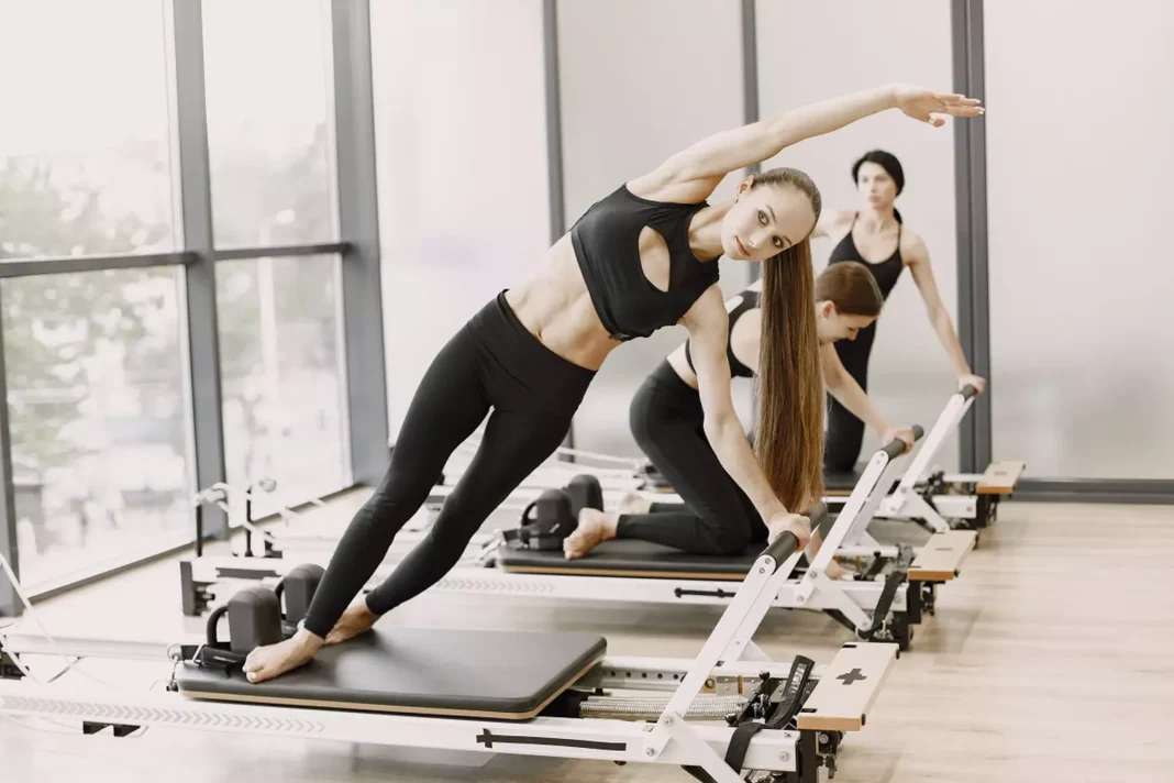 Pilates : Un Voyage Absurde au Cœur du Corps