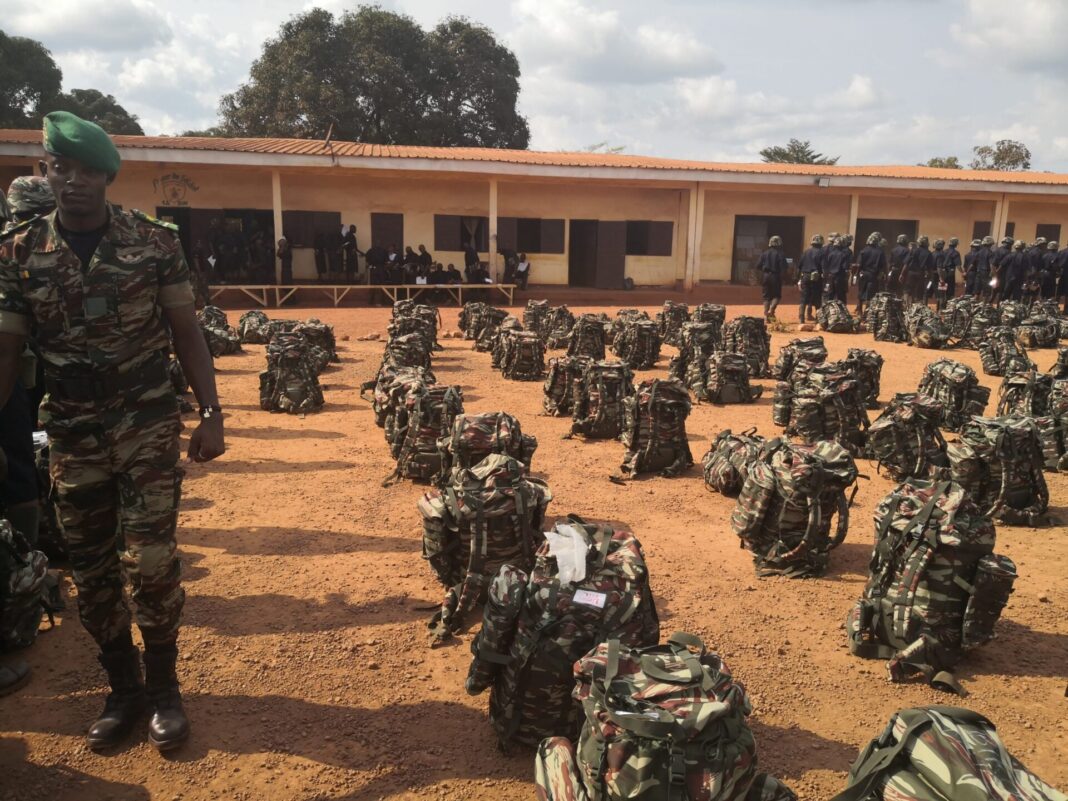 Recrutement militaire : défis logistiques et sanitaires