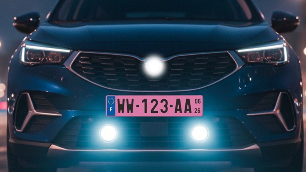 Plaques Roses : Révolution de l’Immatriculation en France