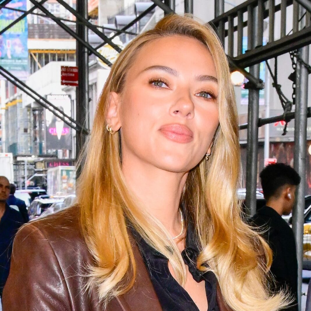 Scarlett Johansson : La Raie sur le Côté Renaissance