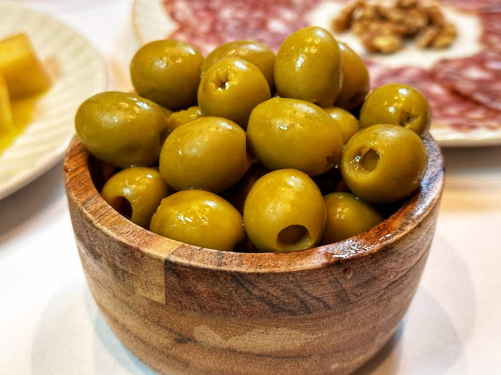 Olives maison : l’ingrédient vedette des apéros créatifs