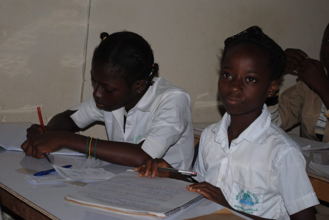Éducation des filles en Côte d’Ivoire : enjeux et solutions.