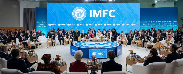 Coopération FMI : Stabilisation et défis économiques