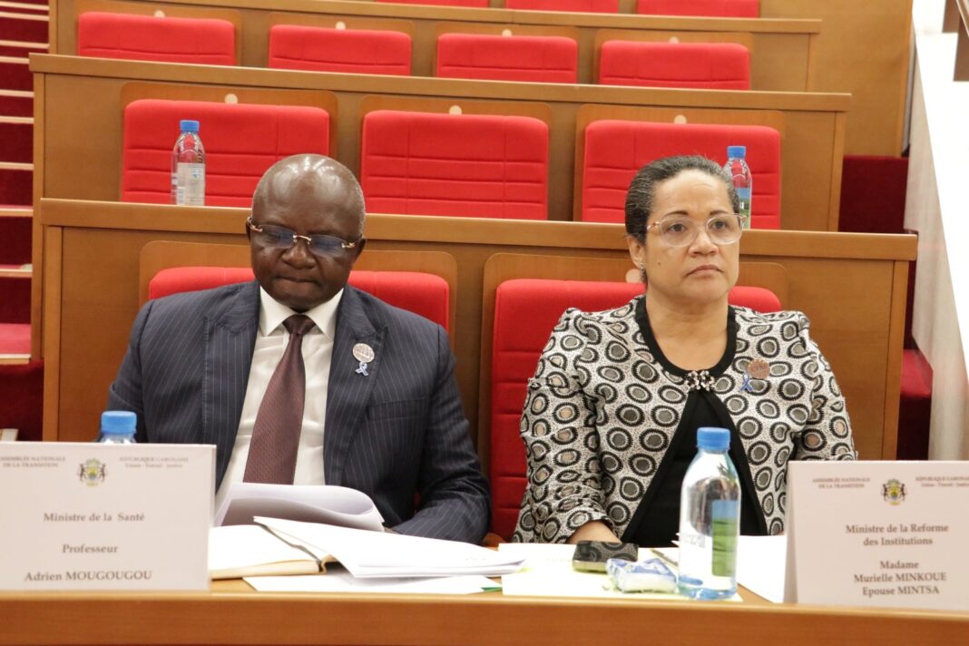 Gabon : le Parlement adopte 18 lois en une séance, un record inédit Gabon : le Parlement adopte 18 lois en une séance, un record inédit