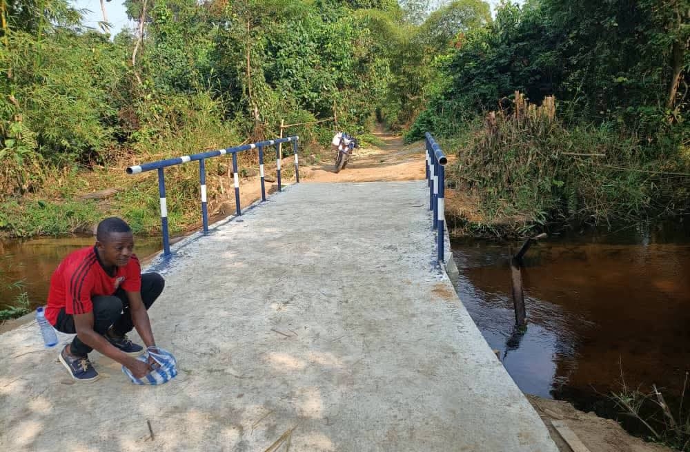RDC : la Fondation JH Solution inaugure le pont Sengele à Watambolo, un trait d’union entre les villages isolés RDC : la Fondation JH Solution inaugure le pont Sengele à Watambolo, un trait d’union entre les villages isolés