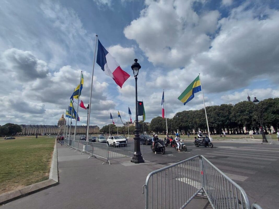 Visite d’Etat : Paris se pare des couleurs du Gabon pour accueillir le Président Oligui Nguema Visite d’Etat : Paris se pare des couleurs du Gabon pour accueillir le Président Oligui Nguema