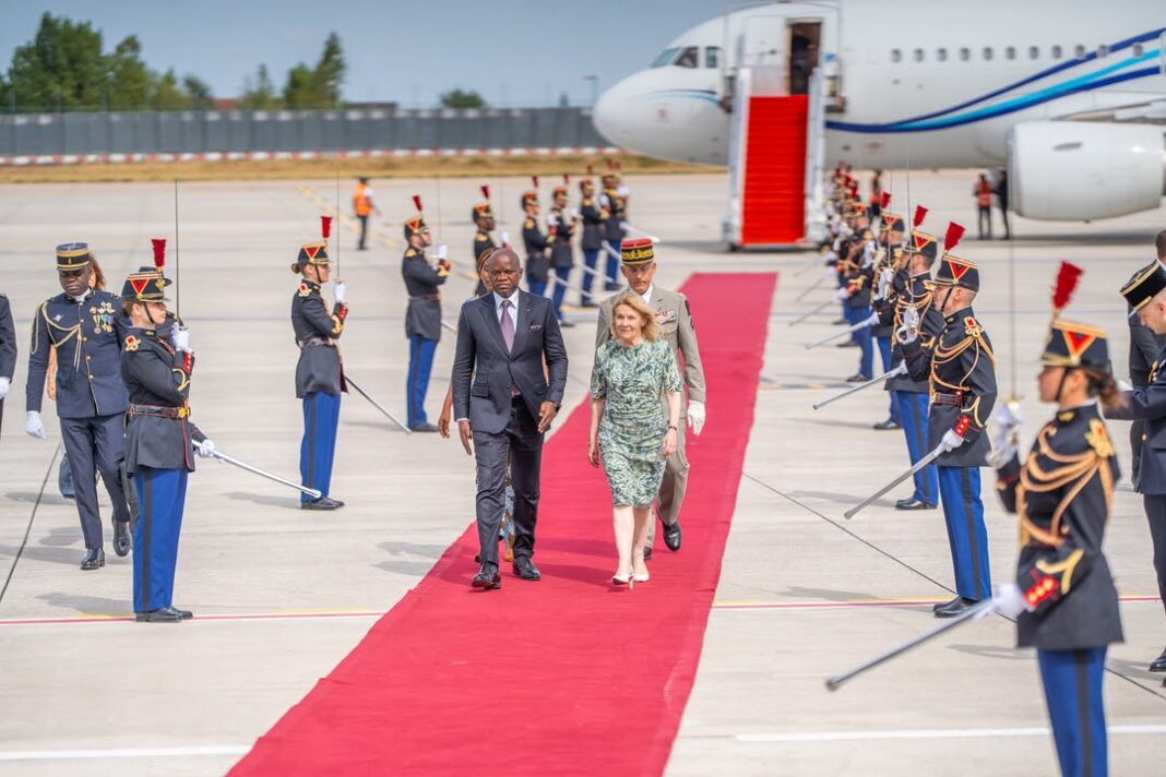 Oligui Nguema à Paris : comprendre les codes d’une visite d’État Oligui Nguema à Paris : comprendre les codes d’une visite d’État